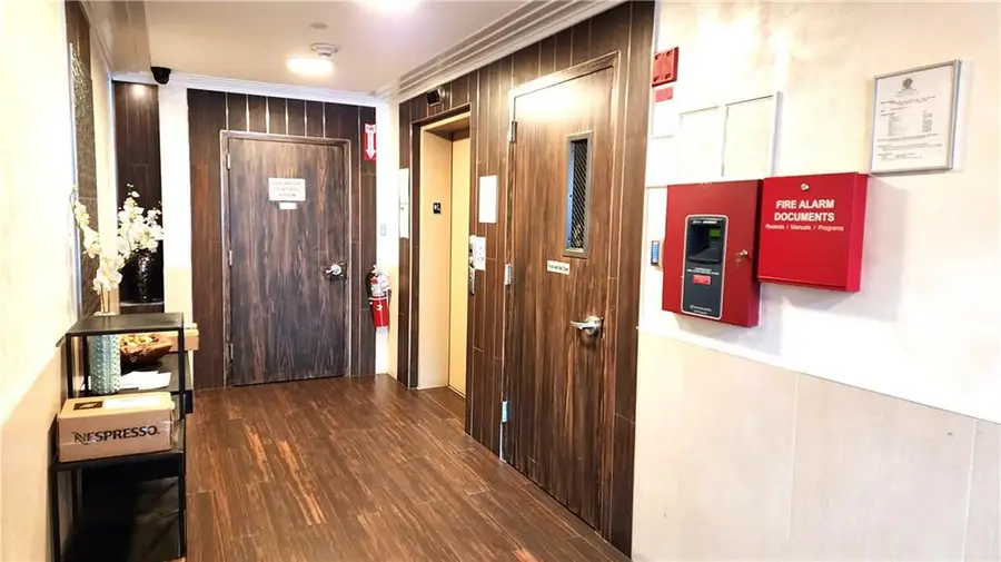 129 West End Avenue #3B, Brooklyn, NY 11235 - Image #2