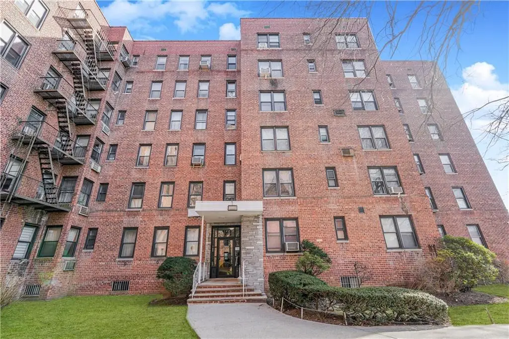 2569 West 2nd Street #4G, Brooklyn, NY 11223 - Image #1