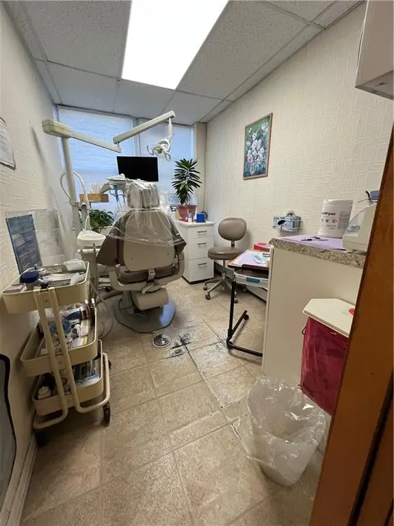 207 Ocean Parkway #1J, Brooklyn, NY 11218 - Image #2