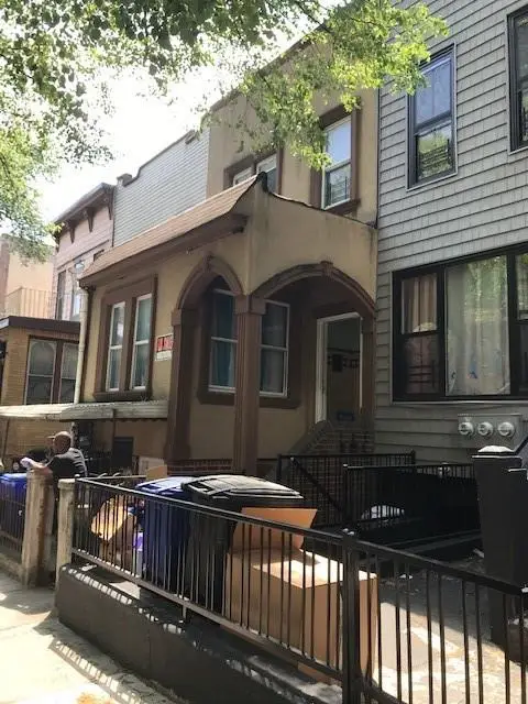 12 Pleasant Place, Brooklyn, NY 11233