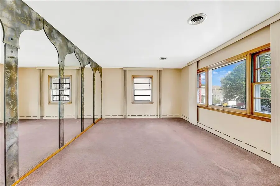 328 Stanley Avenue, Staten Island, NY 10301 - Image #3