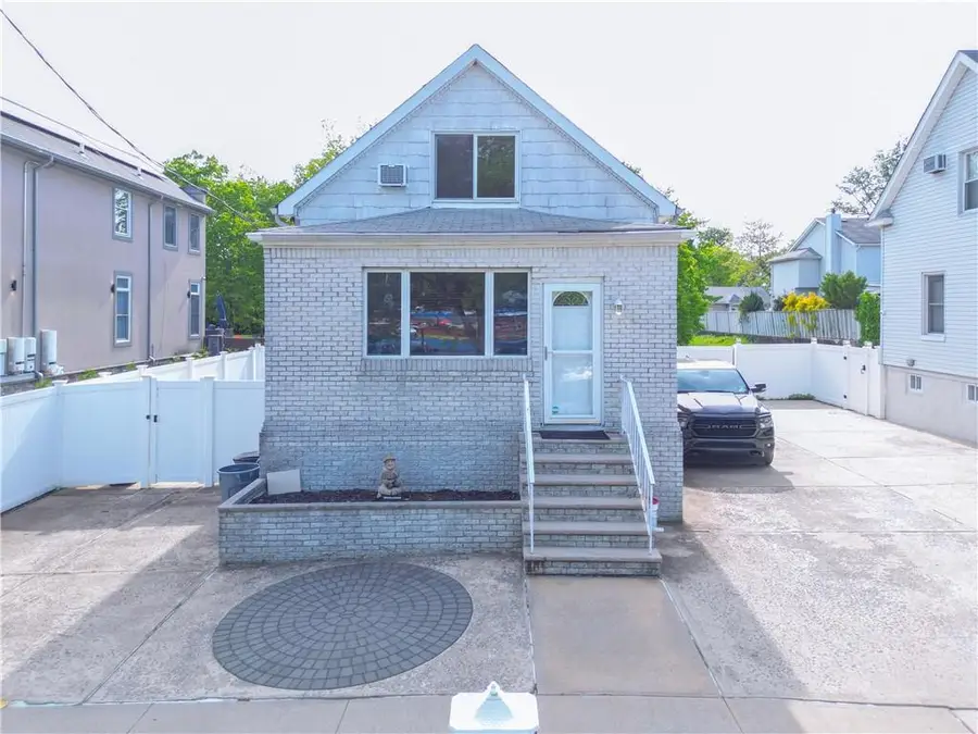230 Bedell Avenue, Staten Island, NY 10307 - Image #3