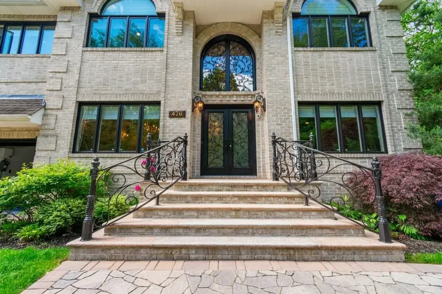 476 Hargold Avenue, Staten Island, NY 10309 - #2