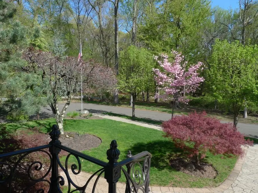 476 Hargold Avenue, Staten Island, NY 10309 - #3