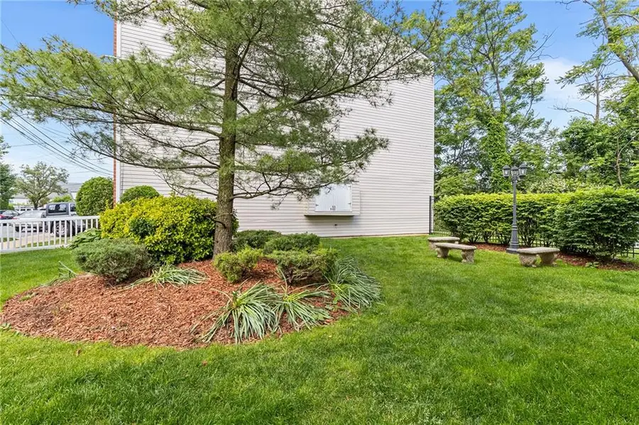 52 Francine Court #A, Staten Island, NY 10306 - Image #3