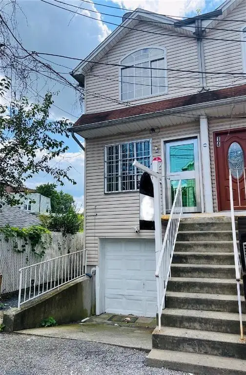 16 Mickardan Court, Staten  Island, NY 10304