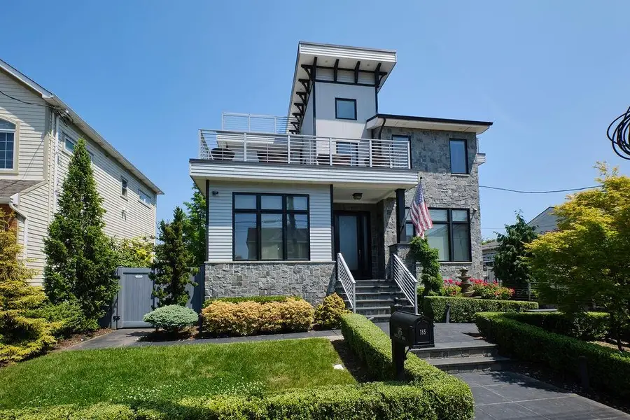 185 Radcliff Road, Staten Island, NY 10305 - Image #2