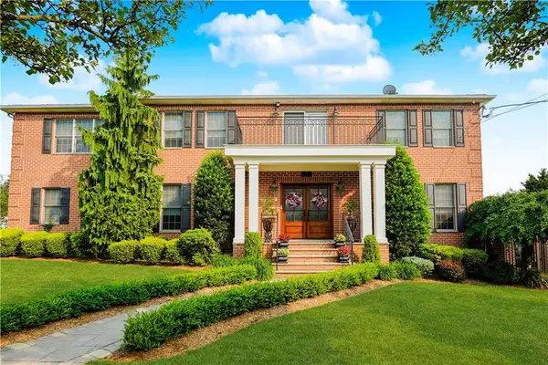 274 South Railroad Street, Staten  Island, NY 10312