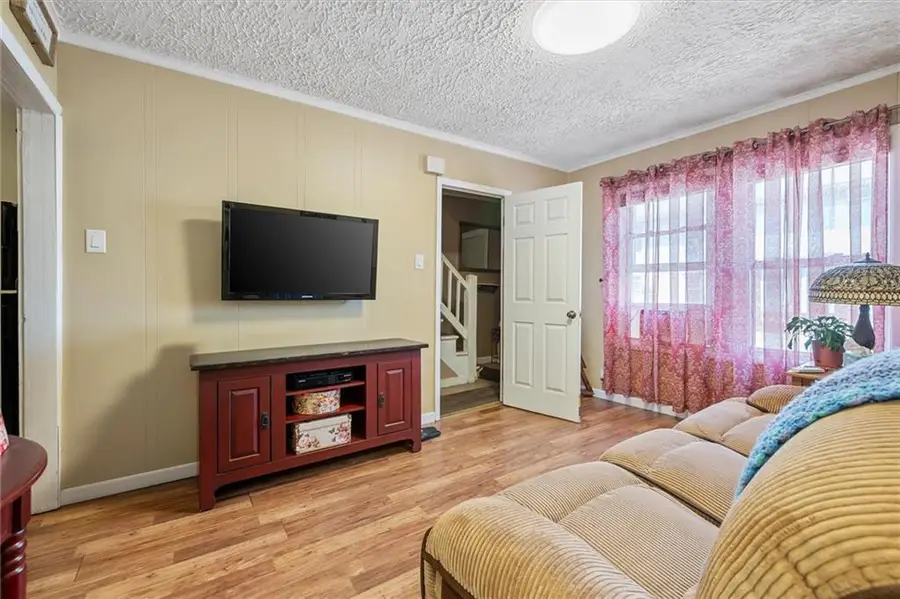 33 Bevy Court, Brooklyn, NY 11229 - Image #2