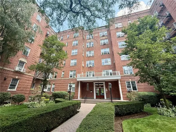 6837 108th Street #5H, Queens, NY 11375