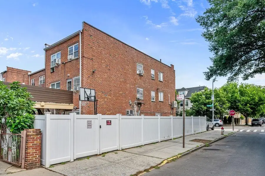 46 Rutherford Place, Brooklyn, NY 11214 - Image #3
