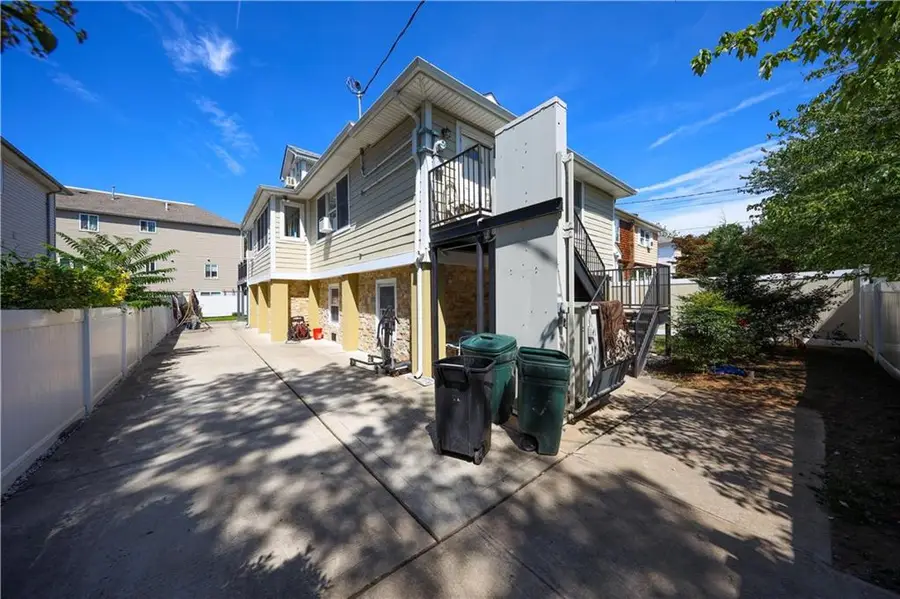 579 Greeley Avenue, Staten Island, NY 10306 - Image #2