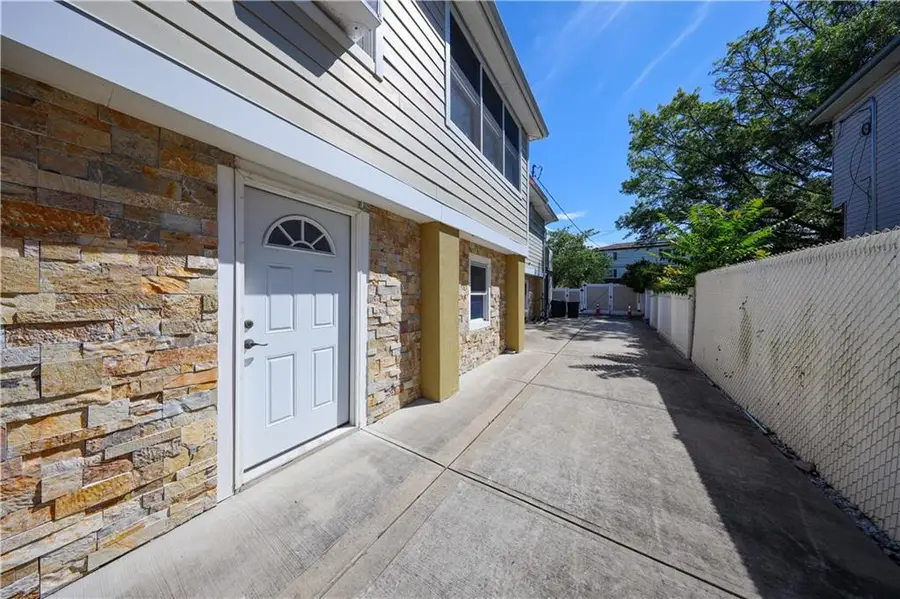 579 Greeley Avenue, Staten Island, NY 10306 - Image #3
