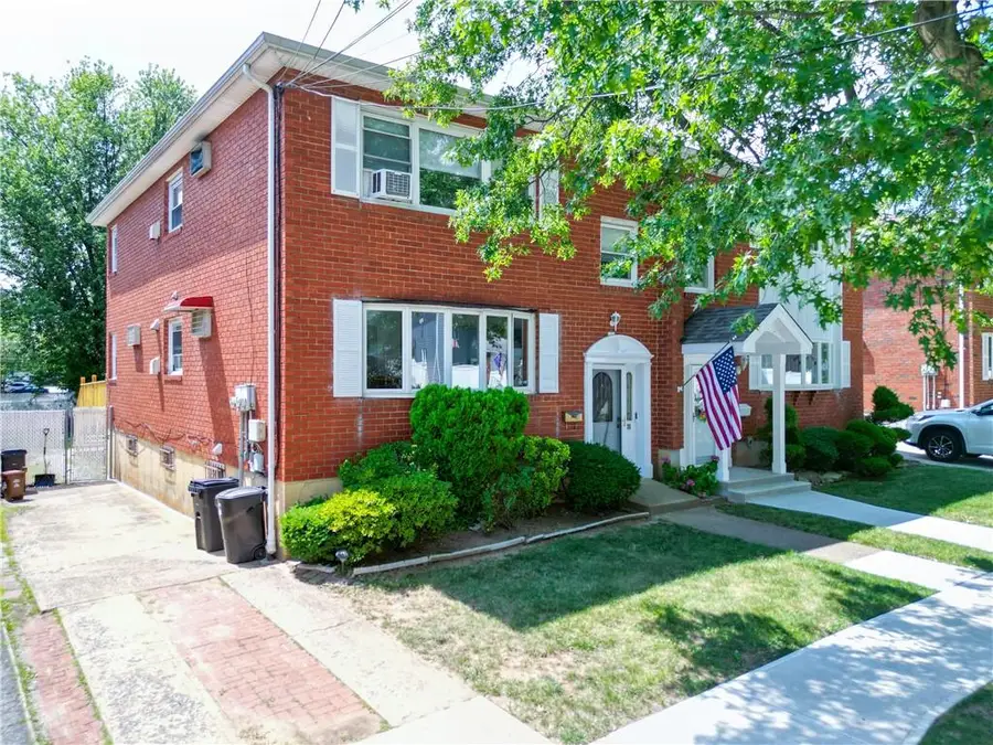 28 North Rhett Avenue, Staten Island, NY 10308 - Image #2