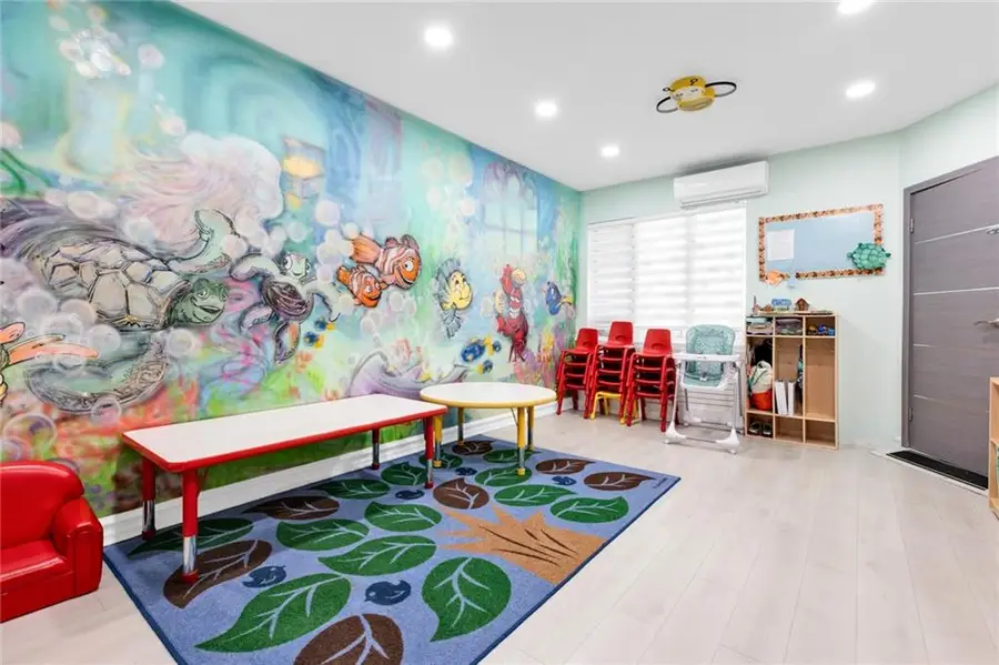 726 Manor Court, Brooklyn, NY 11235 - Image #3