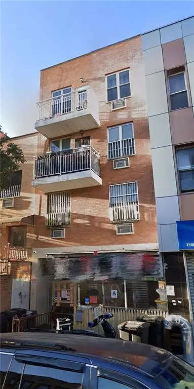 714 59th Street #4B, Brooklyn, NY 11220