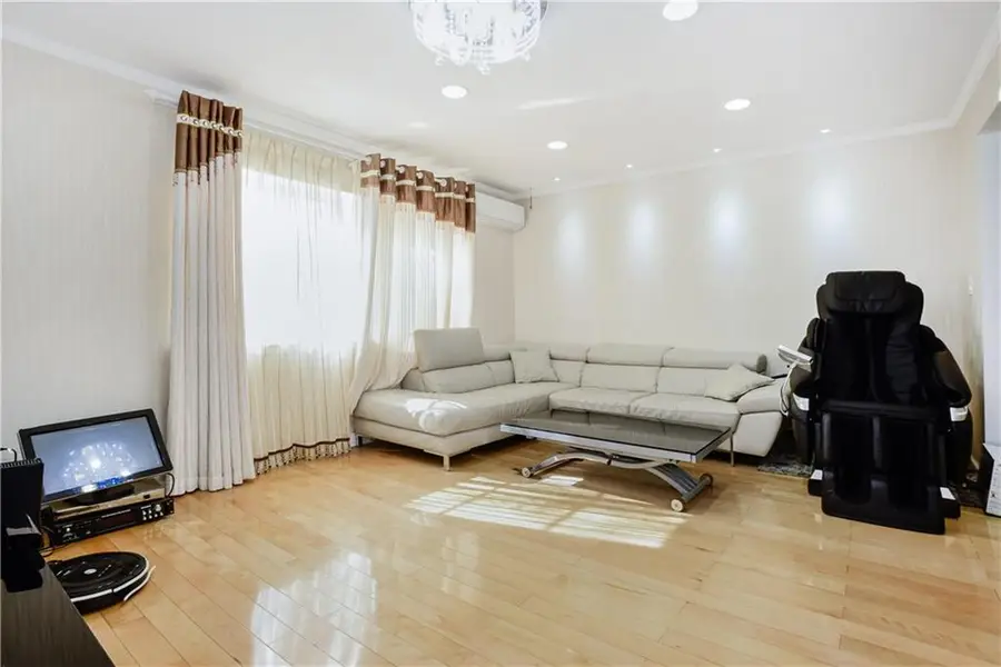 251 67th Street #2, Brooklyn, NY 11220 - Image #2