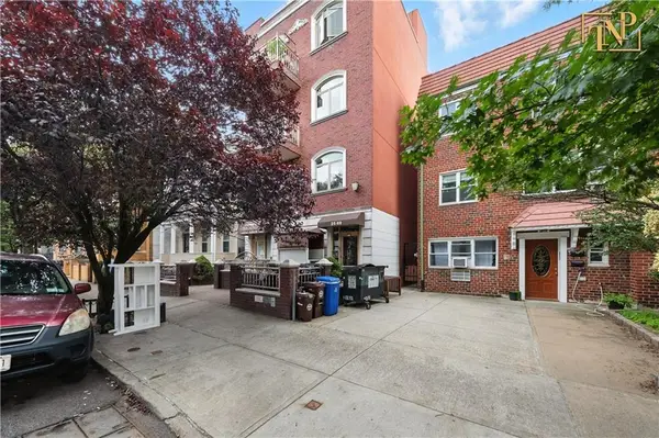 2569 38th Street #1R, Astoria, NY 11103