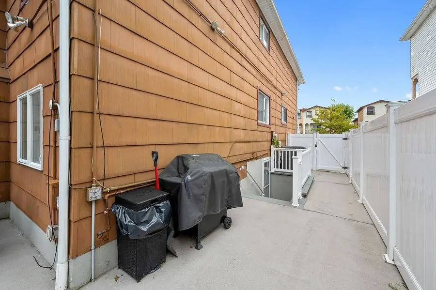 71 Goller Place, Staten Island, NY 10314 - #3