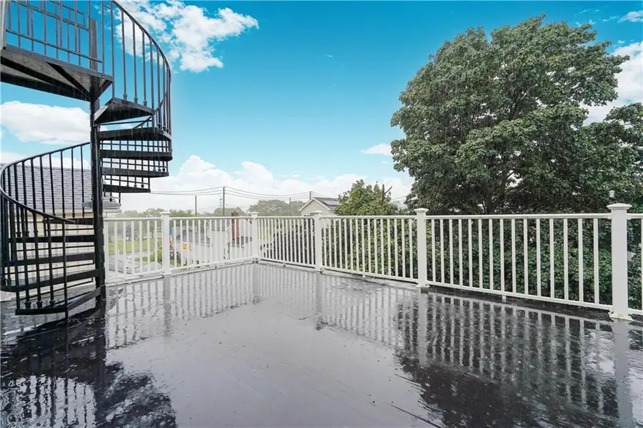 762 Seaview Avenue, Staten Island, NY 10305 - Image #2