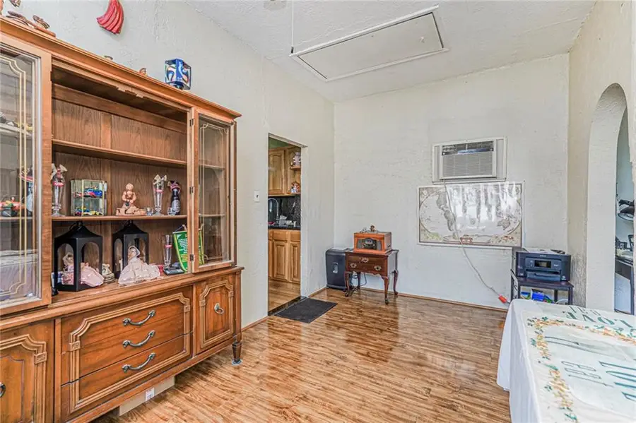 124 Hett Avenue, Staten Island, NY 10306 - Image #3