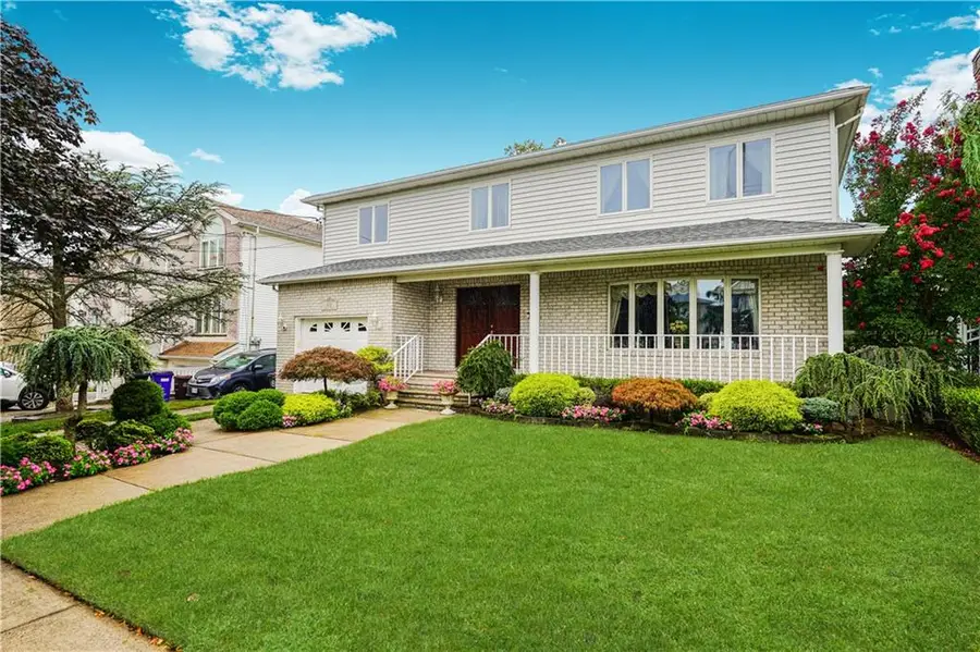 422 Harold Avenue, Staten Island, NY 10312 - Image #2