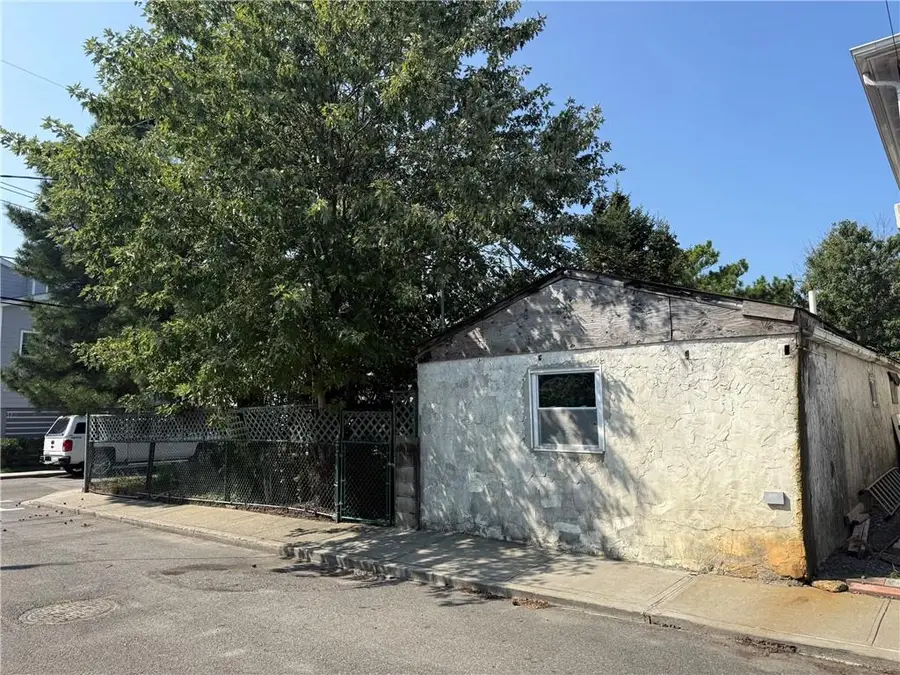 815 Walton Road, Broad Channel, NY 11693 - #3