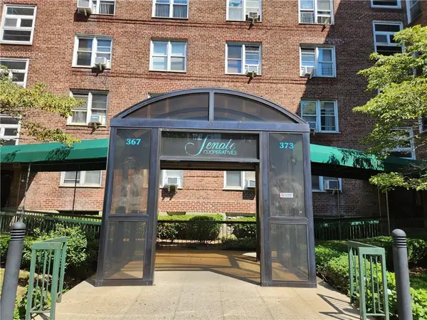 367 Avenue S #4A, Gravesend, NY 11223