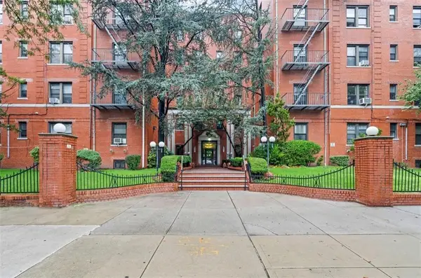 300 Ocean Parkway #4S, Brooklyn, NY 11218