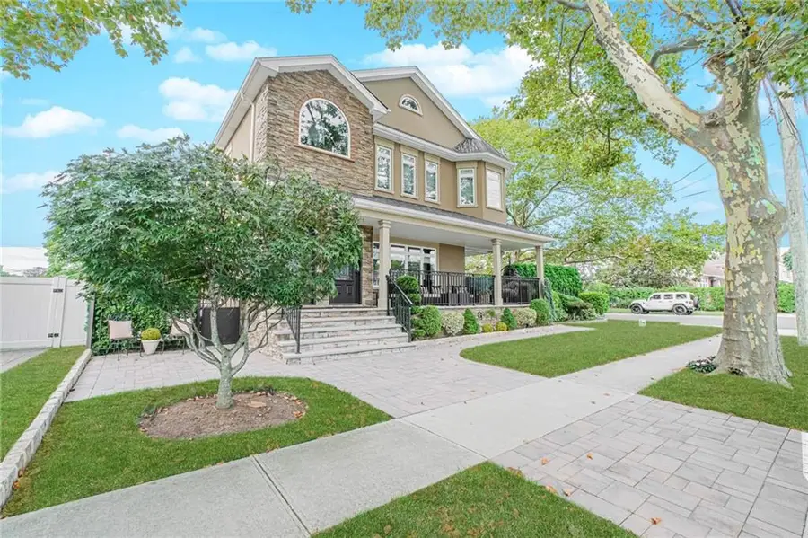 110 Cannon Boulevard, Staten Island, NY 10306 - Image #3