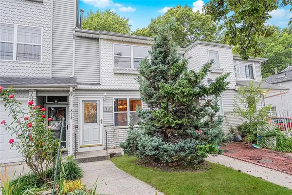 816 Bloomingdale Road, Staten  Island, NY 10309