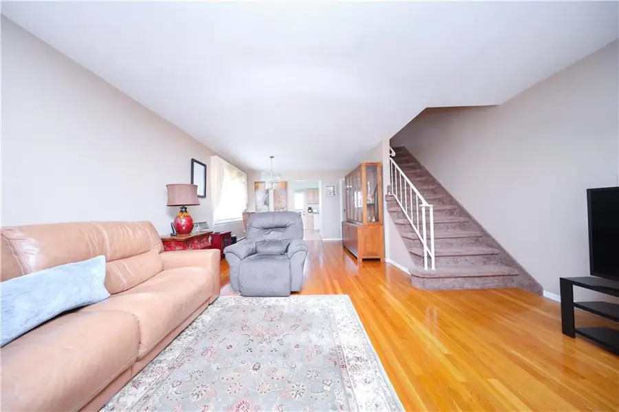 223 Abingdon Avenue, Staten Island, NY 10308 - Image #3