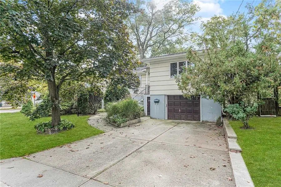 382 Edgegrove Avenue, Staten Island, NY 10312 - Image #2