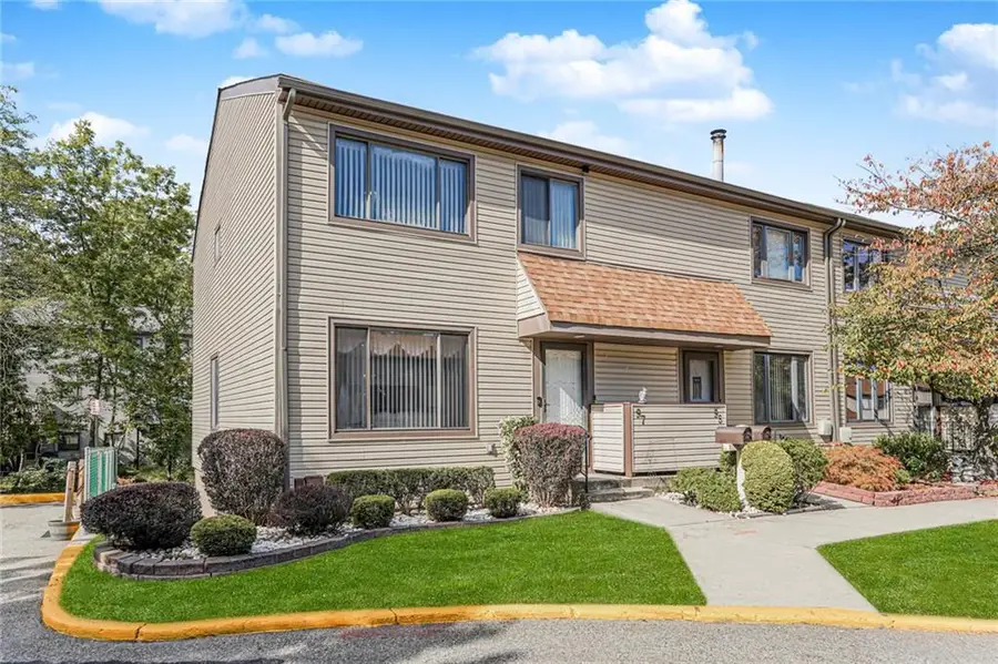 97 Bower Court #1, Staten Island, NY 10309 - Image #2