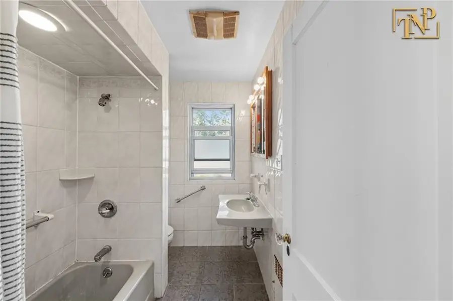 310 Brighton Avenue, Staten Island, NY 10301 - Image #3