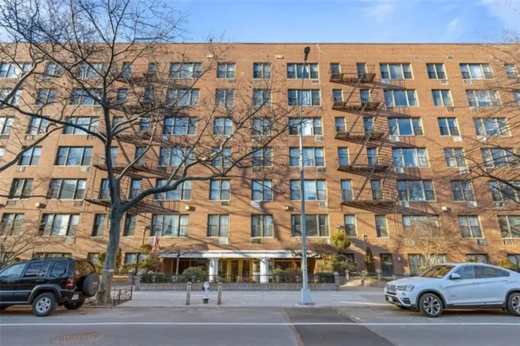415 Beverly Road #3J, Brooklyn, NY 11218 - Image #1