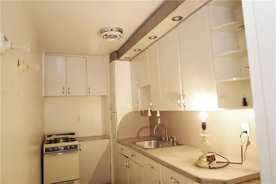 415 Beverly Road #3J, Brooklyn, NY 11218 - Image #3