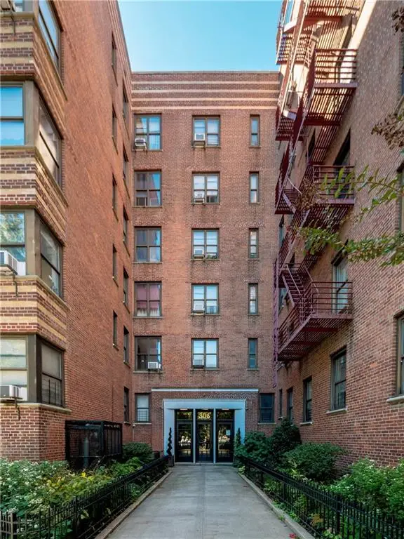 306 East Mosholu Parkway South #3K, Bronx, NY 10458