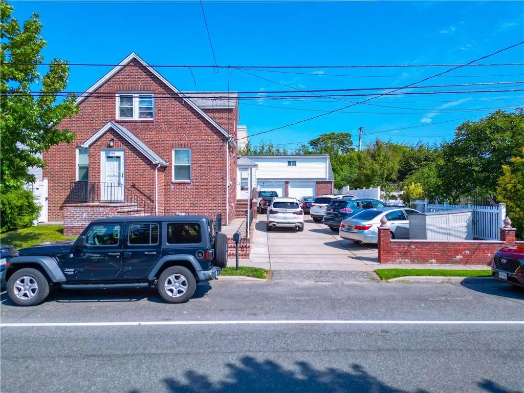 365 Liberty Avenue, Staten Island, NY 10305 - #1