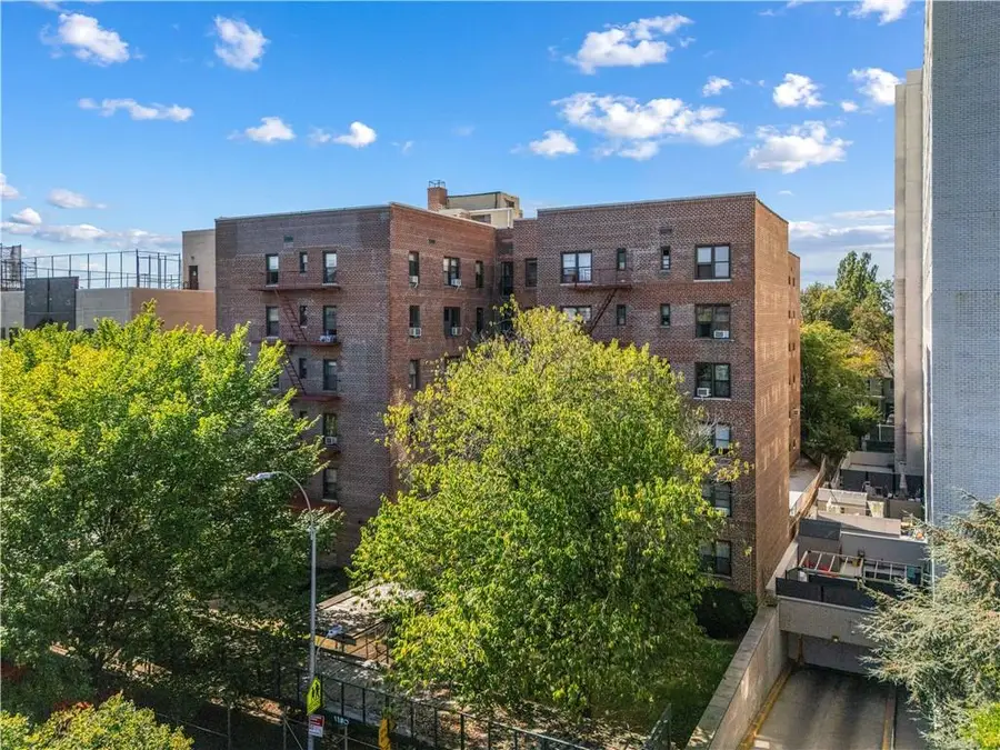 1180 Ocean Parkway #3E, Brooklyn, NY 11230 - Image #2