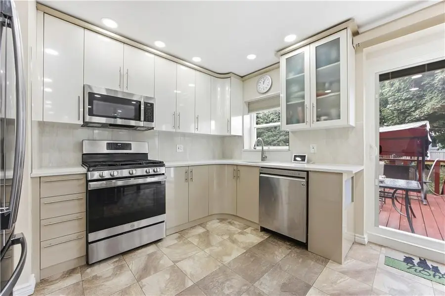 2228 East 28th Street, Brooklyn, NY 11229 - Image #2