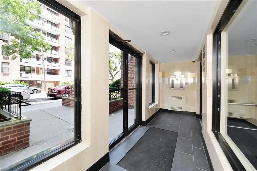 2427 East 29th Street #4D, Brooklyn, NY 11235 - Image #3