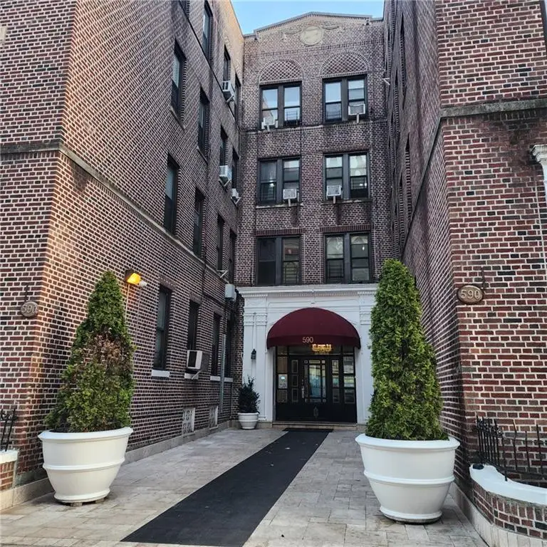 590 Parkside Avenue #2CE, Brooklyn, NY 11226 - Image #2