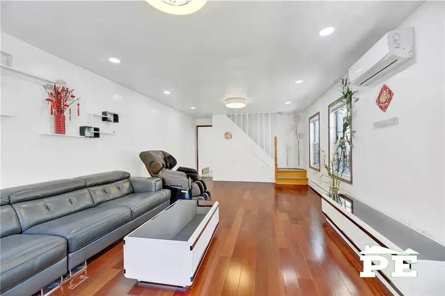 3168 Whitney Avenue, Brooklyn, NY 11229 - Image #2