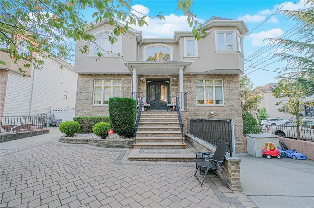 22 Alverson Avenue, Staten Island, NY 10309 - Image #1