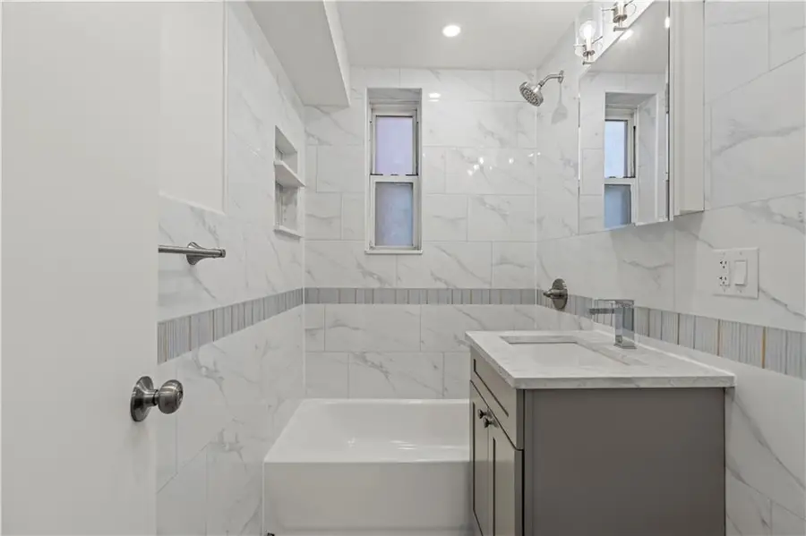 243 Mcdonald Avenue #4B, Brooklyn, NY 11218 - Image #2