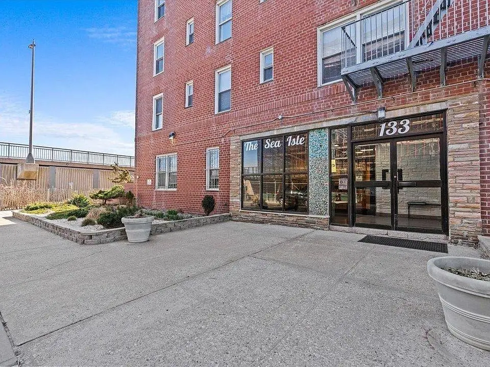 133 Beach 120th Street #1B, Rockaway Park, NY 11694 - Image #1