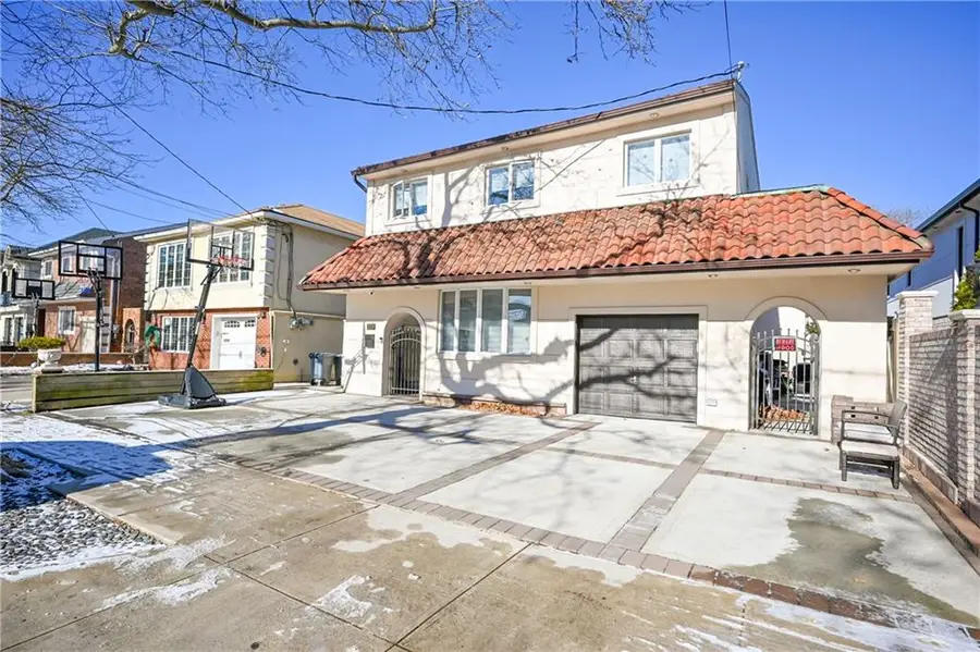 320 Whitman Drive, Brooklyn, NY 11234 - Image #3