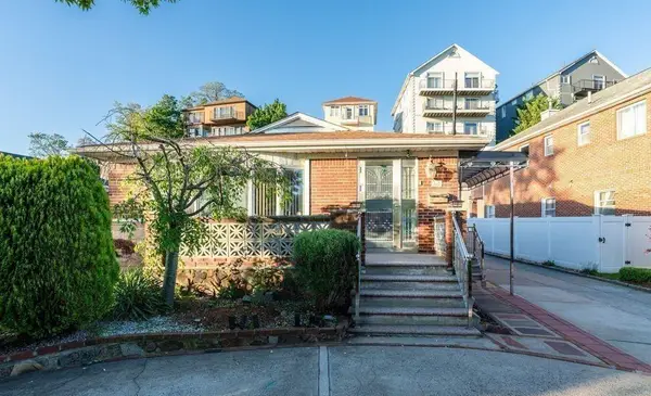 669 West Fingerboard Road, Staten  Island, NY 10305