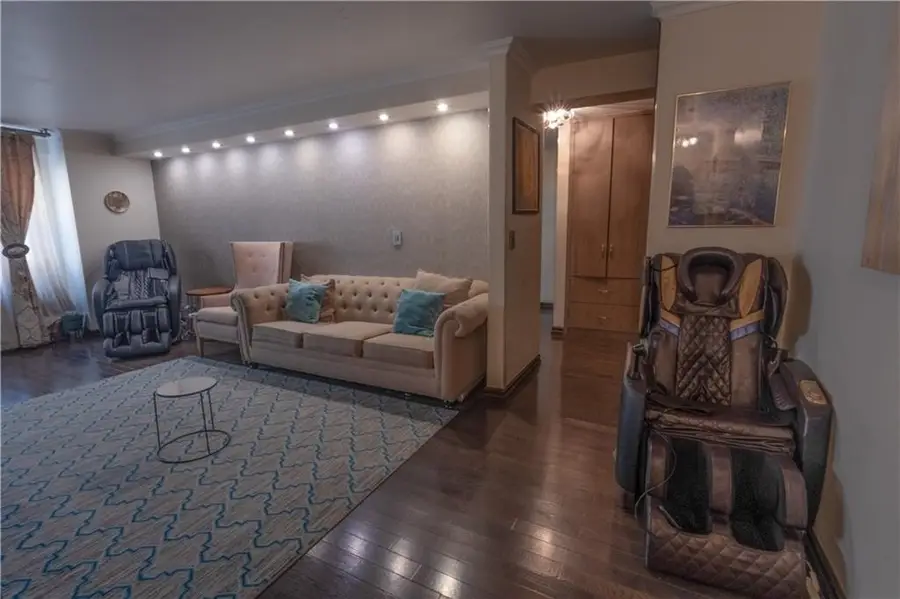 464 Neptune Avenue #3F, Brooklyn, NY 11224 - Image #2